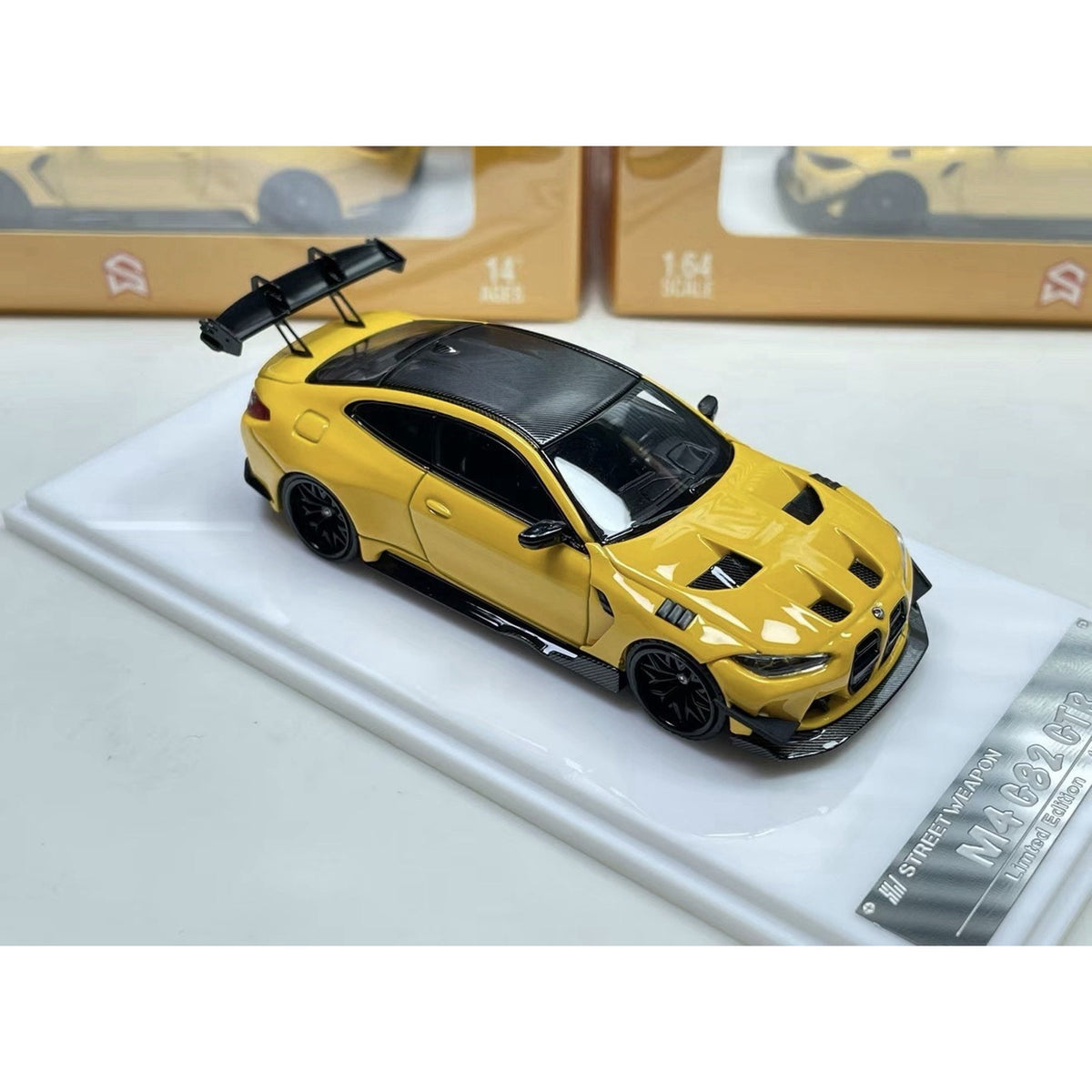 Street Weapon SW 1:64 BMW M4 G82 Flossmann Widebody Yellow Acrylic USSHIP MODEL￼