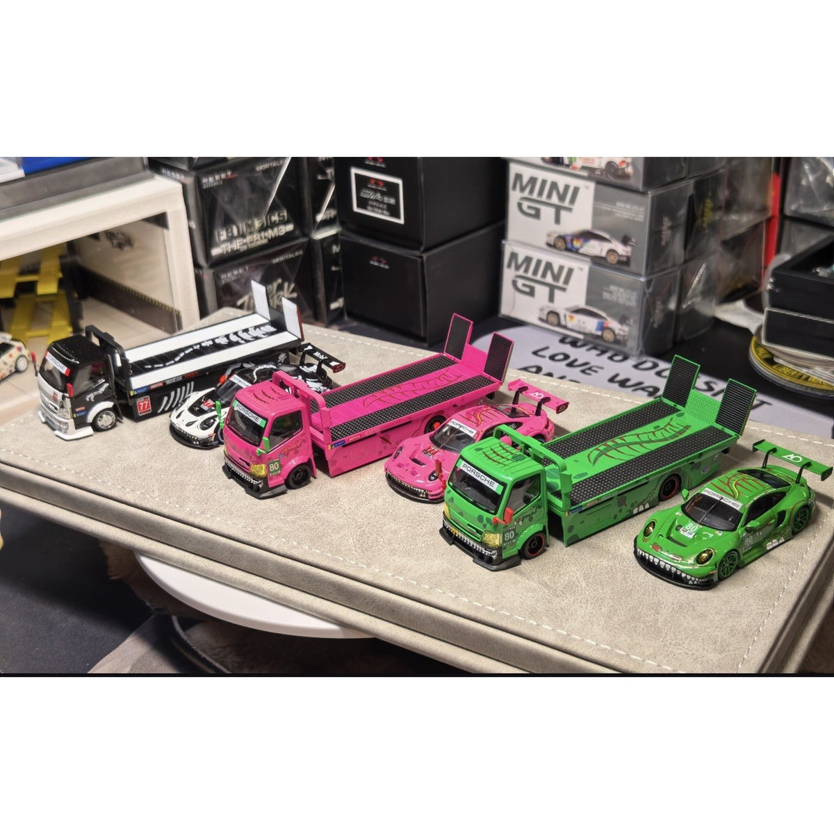 Mega Gear 1:64 Dinosaur H300 Custom Tow Flatbed Truck GREEN PINK BLACK SET