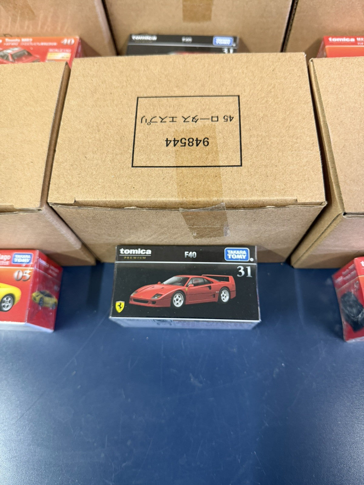 TOMICA PREMIUM #31 FERRARI F40 1/62 SCALE NEW IN BOX JAPAN STOCK!!!