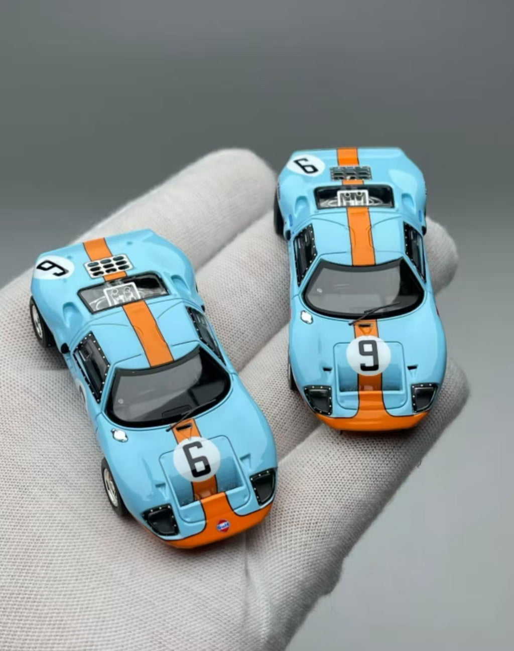 Finclassically 1:64 GT40 Gulf Livery 2-Car Set Diecast Collection US BASEDSELLER
