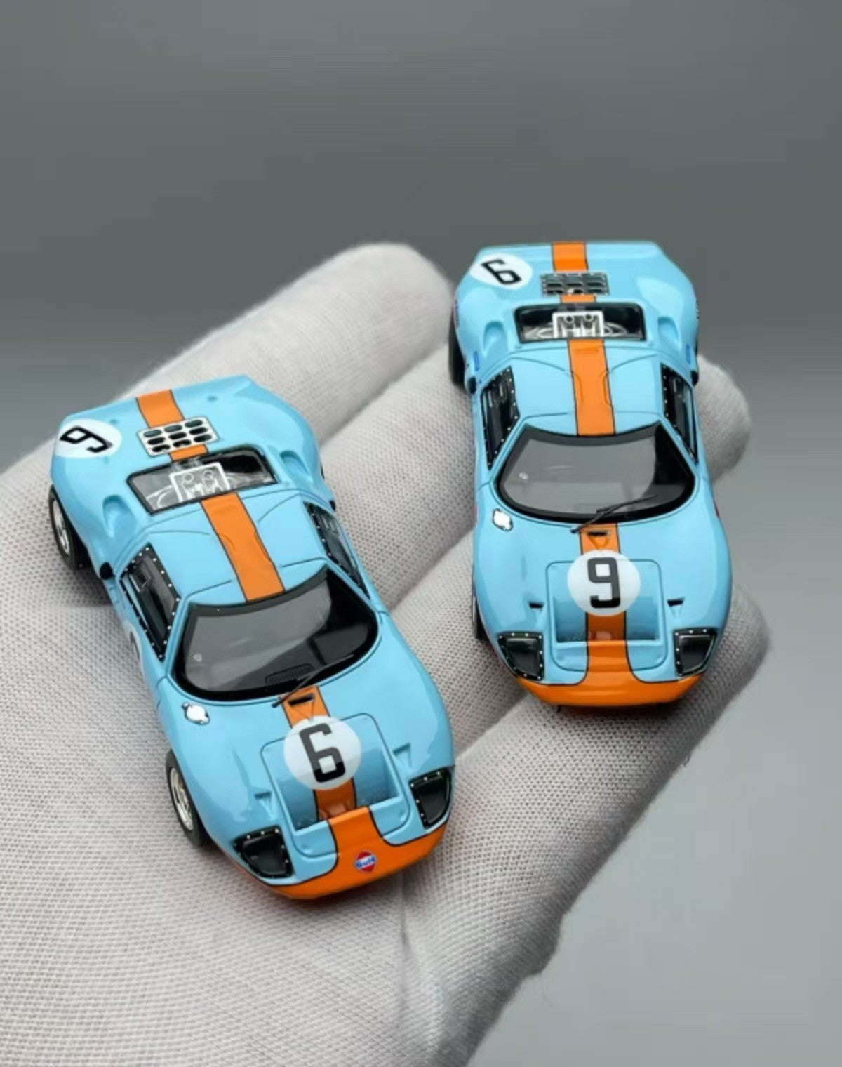 Finclassically 1:64 GT40 Gulf Livery 2-Car Set Diecast Collection US BASEDSELLER