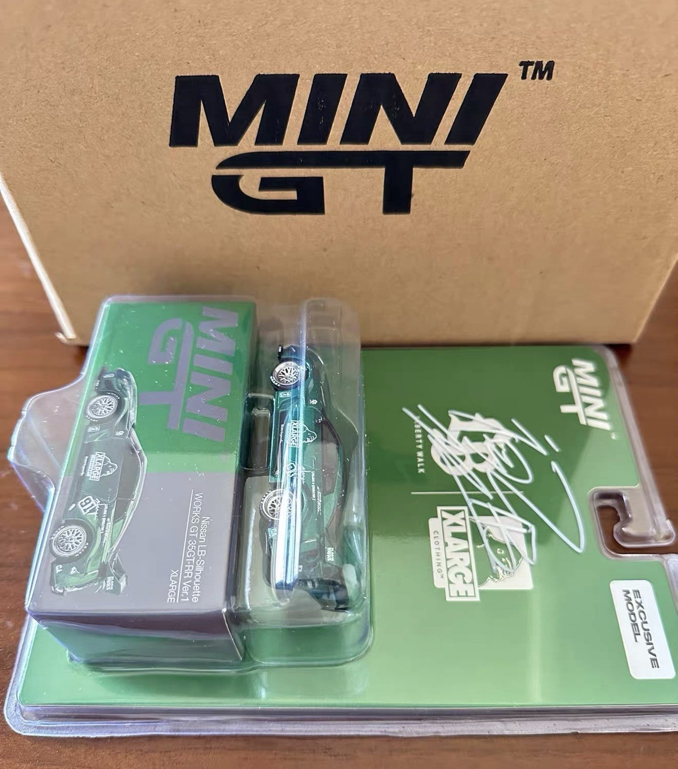 Mini GT Liberty Walk × XLarge Mini GT 1/64 Green Exclusive #1013 Signed by加藤kato