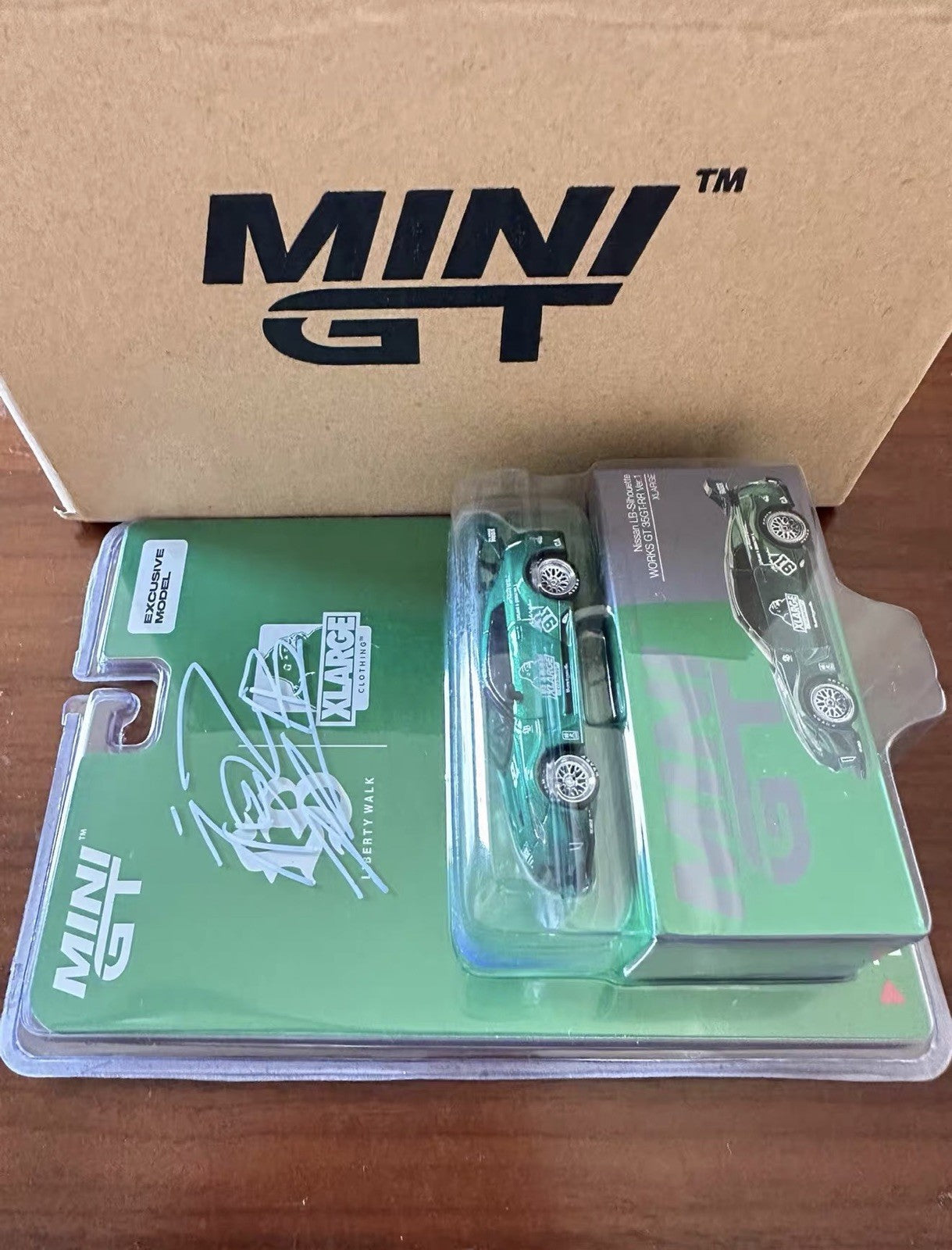 Mini GT Liberty Walk × XLarge Mini GT 1/64 Green Exclusive #1013 Signed by加藤kato