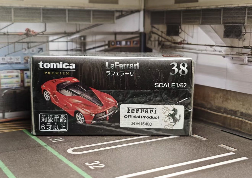 TOMICA PREMIUM #38 FERRARI LAFERRARI 1/62 SCALE JAPAN STOCK VERSION
